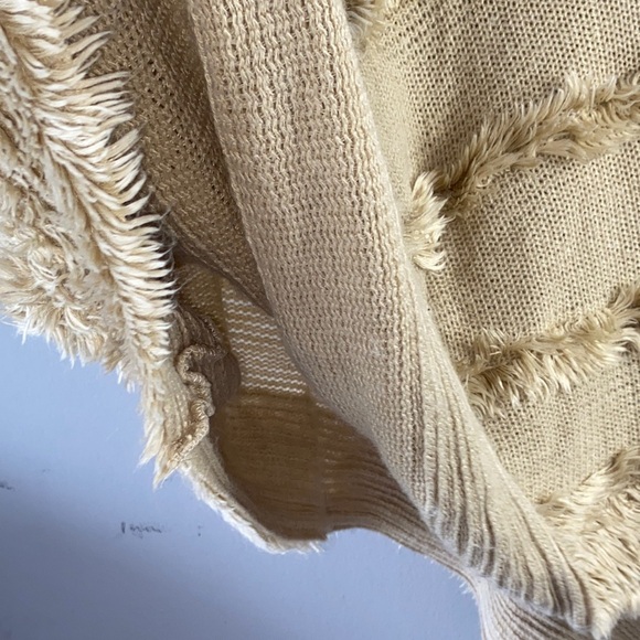 Charlie Paige Cream Textured Poncho - Picture 10 of 13